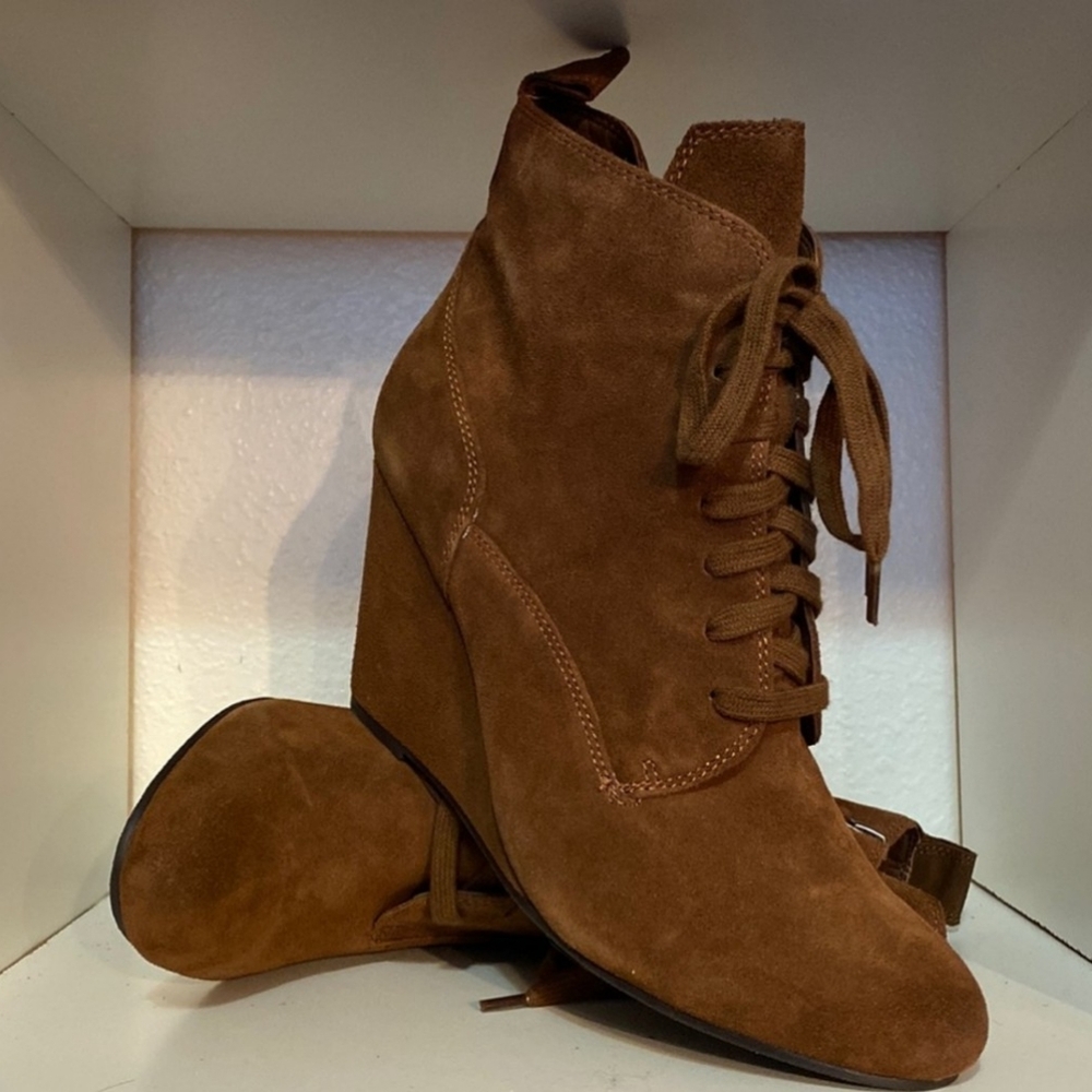New. Dolce Vita Suede Lace Up Wedge Ankle Bootie